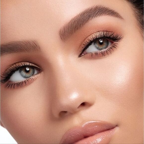 Anastasia Beverly Hills Lash Brag Volumizing Mascara - Picture 7 of 7